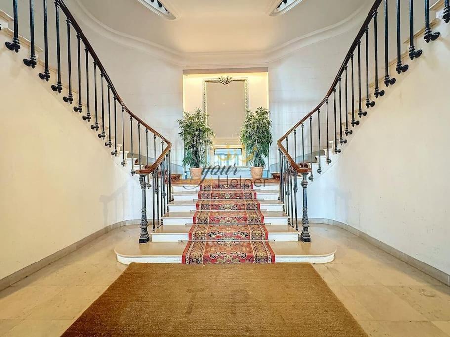 Azura Yourhosthelper Apartment